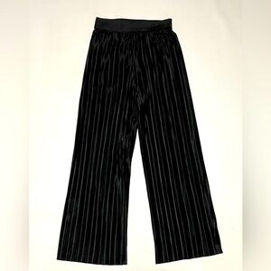 Size Small Cato Pleated Wide Leg Pants